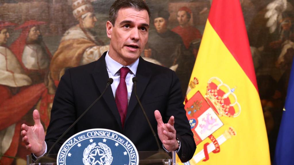 El presidente del Gobierno, Pedro Sánchez, durante su rueda de prensa en Roma