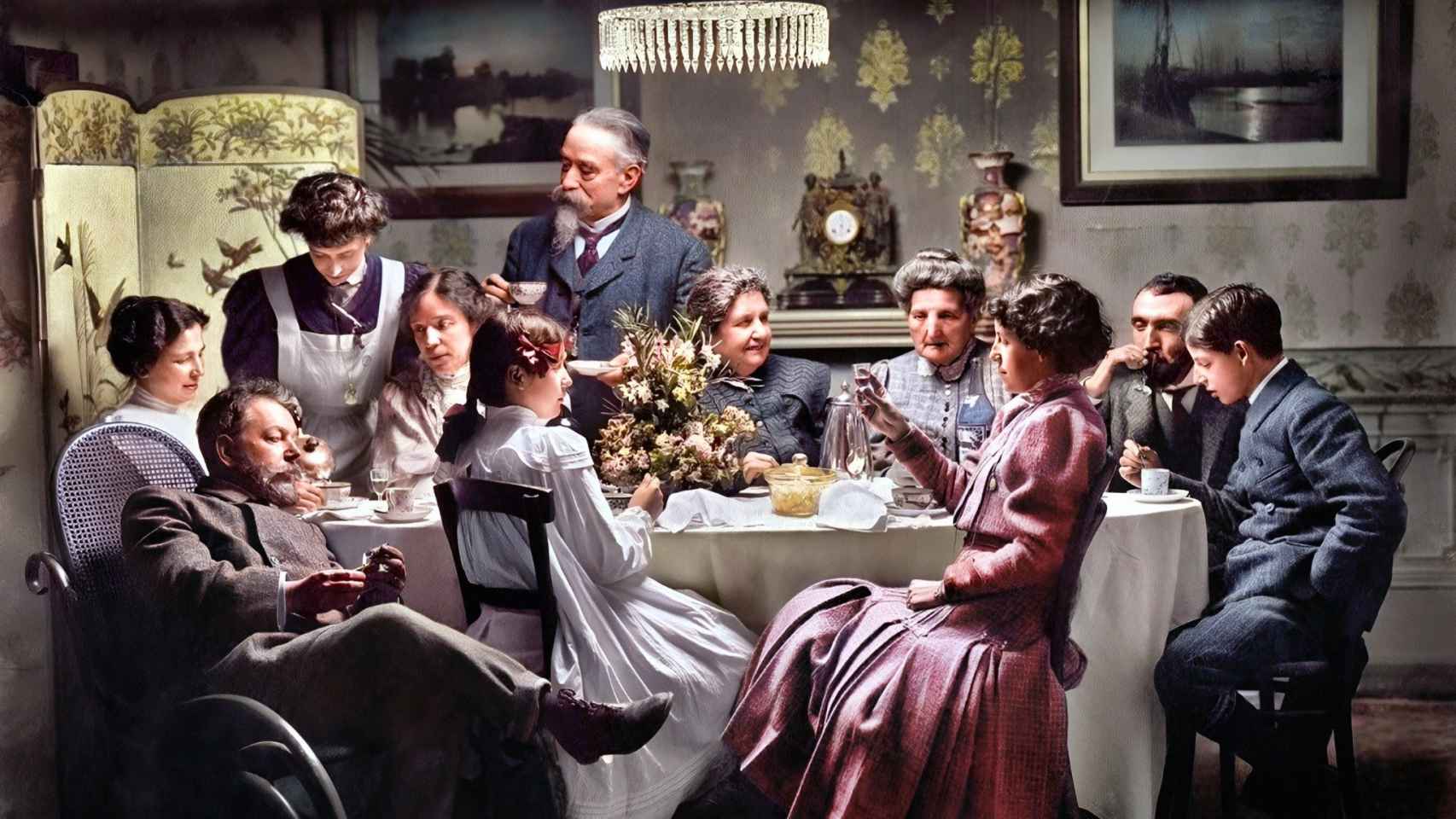 La familia del pintor Joaquín Sorolla en la casa de su suegro, Antonio García Peris, la Nochevieja de 1907.