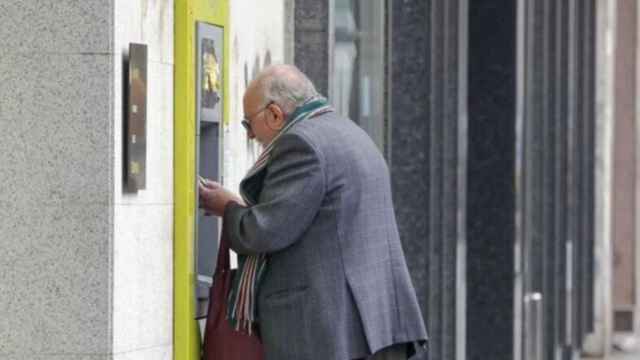 El Gobierno pretende que los bancos ofrezcan atención presencial en los pequeños municipios