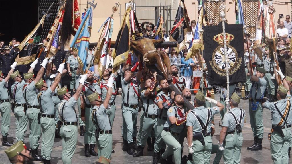 La Legión, este Jueves Santo con el Cristo de Mena.