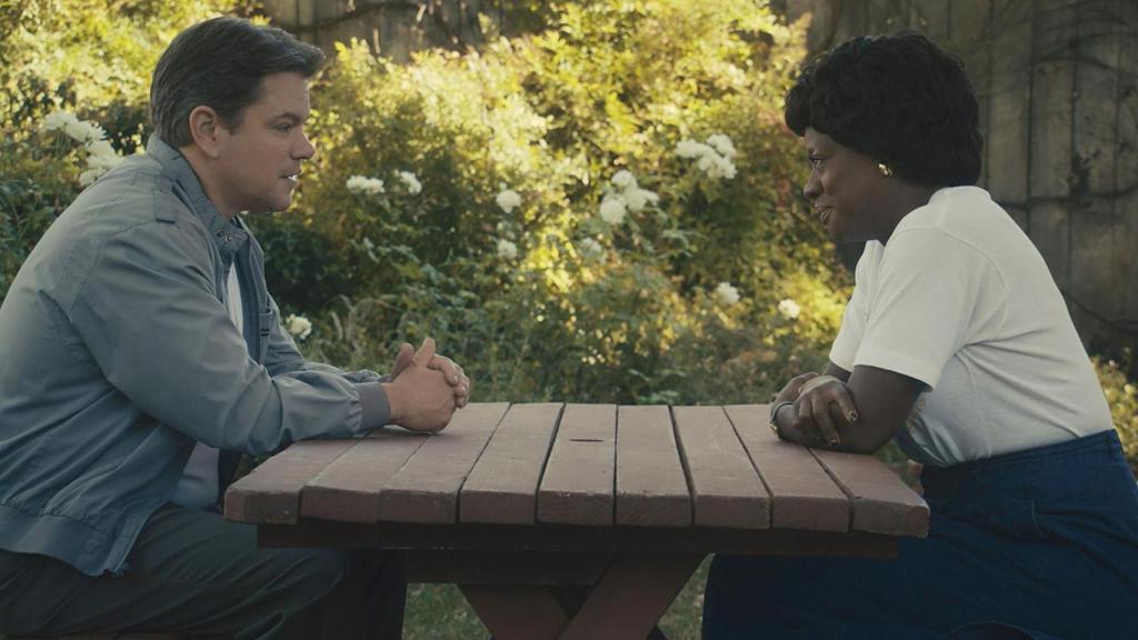 Matt Damon como Sonny Vaccaro y Viola Davis como Deloris Jordan en 'AIR'.