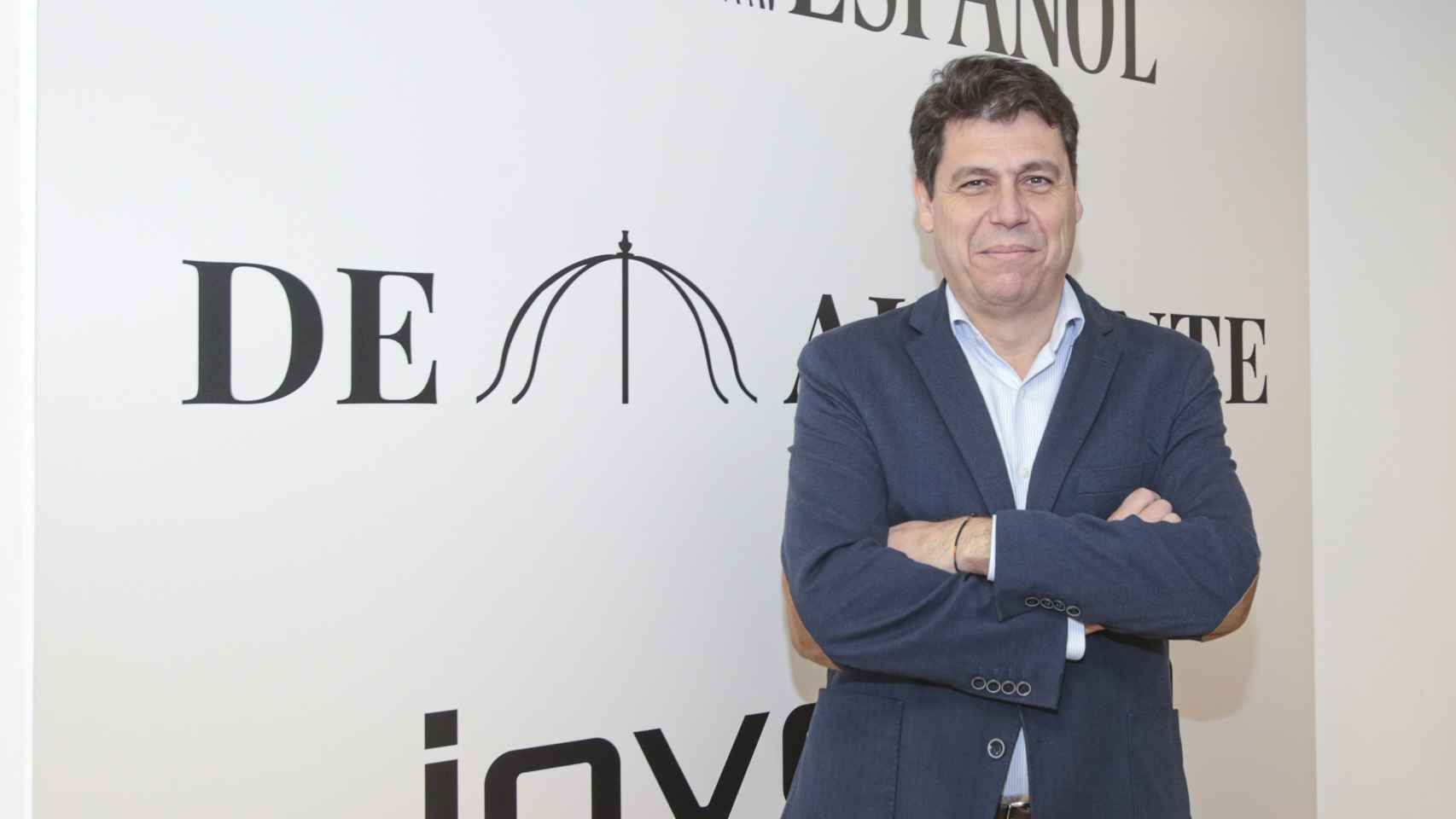 César Quintanilla, presidente de UEPAL, en la redacción de EL ESPAÑOL De Alicante.