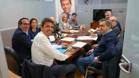 Carlos Mazón, en la reunión con el equipo que trabaja en la actualización de la reforma fiscal.