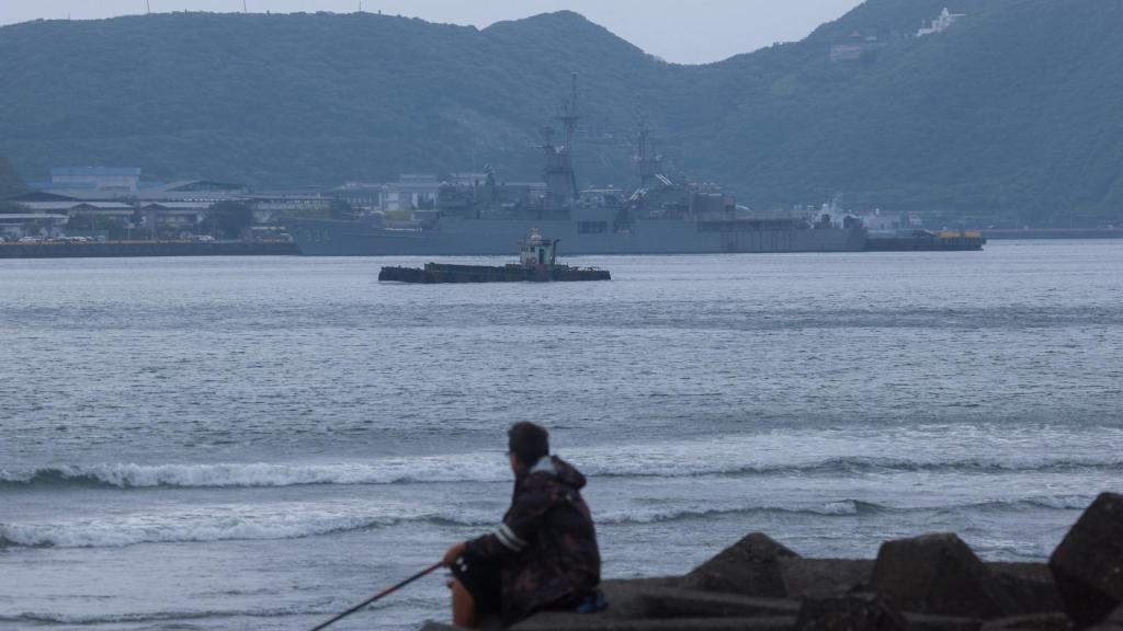 Fragata de clase Chi Yang en la base naval de Suao en Yilan, Taiwán.