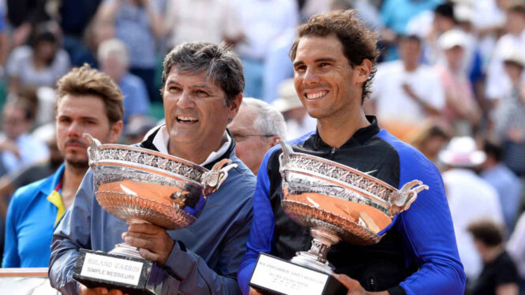 Toni Nadal junto a su sobrino Rafa Nadal tras ganar este uno de sus Roland Garros, en una imagen de archivo.