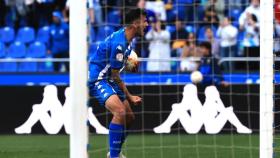 Quiles celebra uno de los dos goles que anotó ante el Fuenlabrada