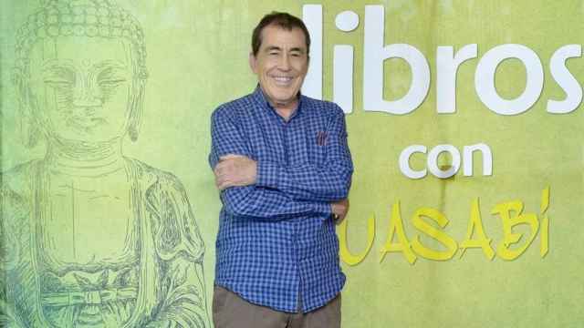 Sánchez Dragó en la presentación de 'Libros con uasabi'