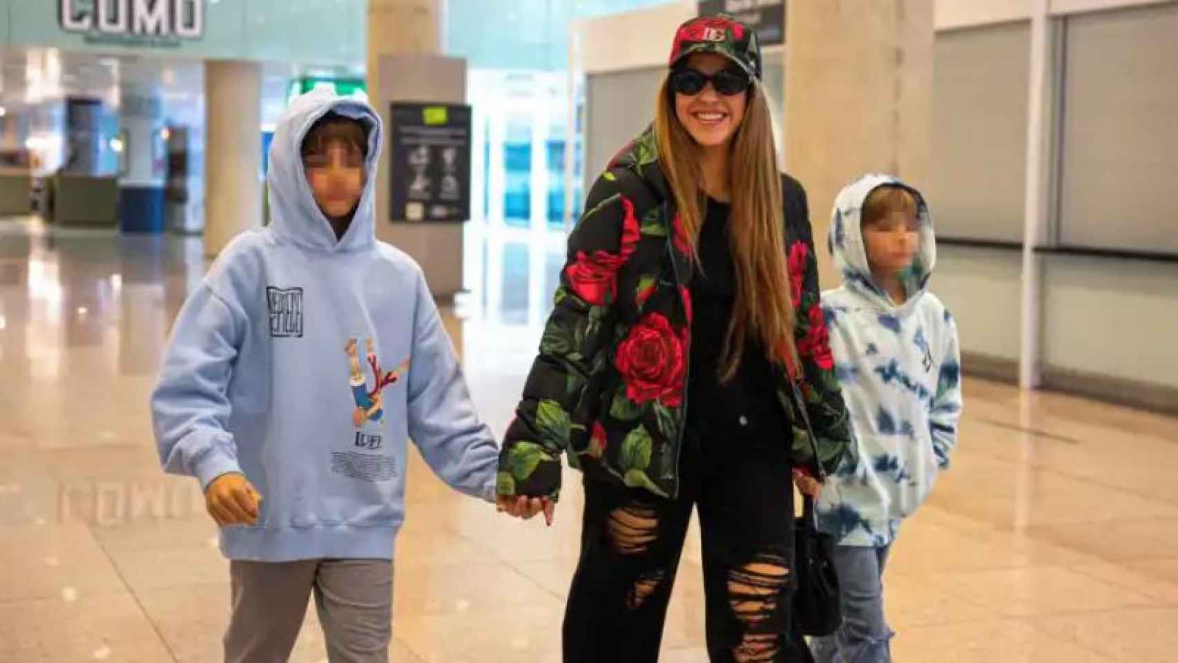 Shakira se ha mudado a Miami junto a sus dos hijos, Milan y Sasha.