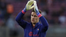 Marc-André Ter Stegen, aplaudiendo a los aficionados del Barça