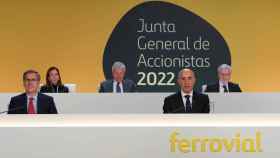 Ignacio Madridejos y Rafael del Pino, consejero delegado y presidente de Ferrovial, en la Junta de Accionistas del grupo en Madrid, en mayo de 2022.