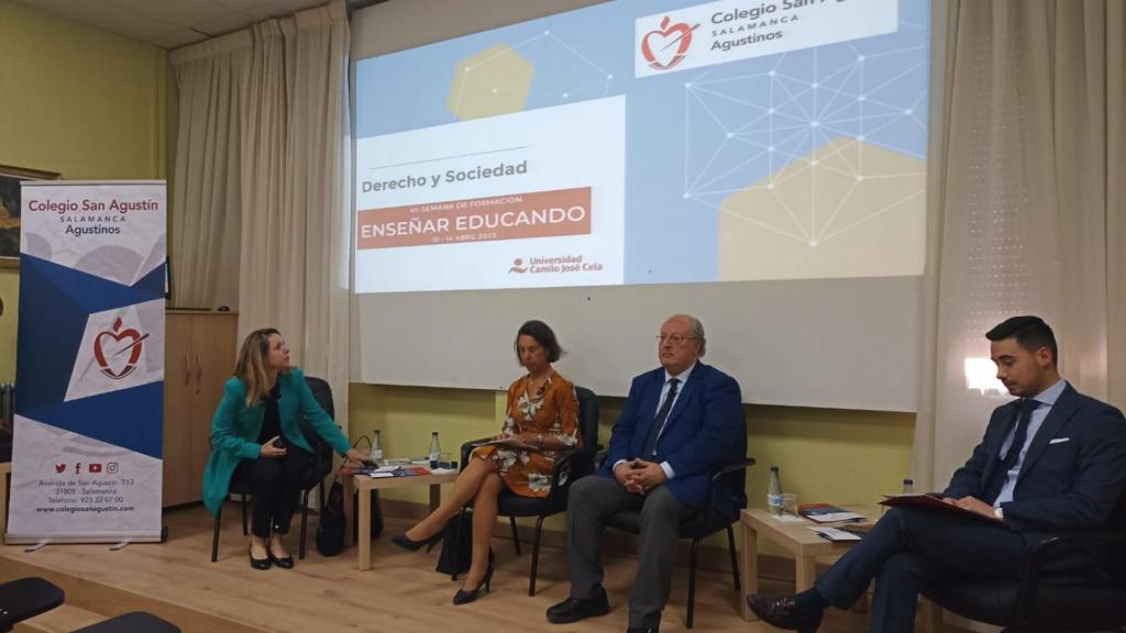 Ponentes en la jornada sobre derecho en el Colegio San Agustín