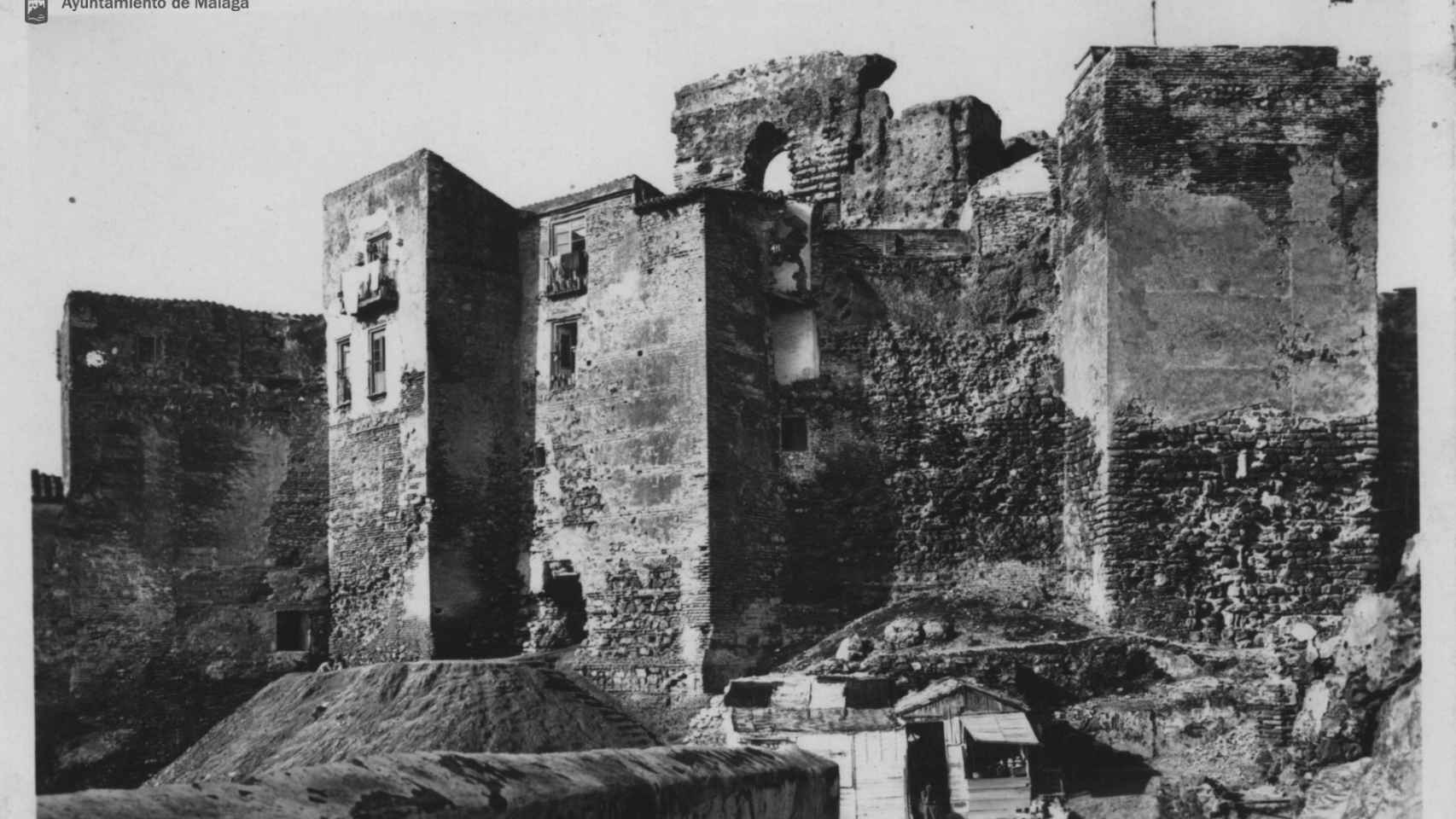 Imagen de la Torre del Tiro de la Alcazaba de Málaga, año 1934