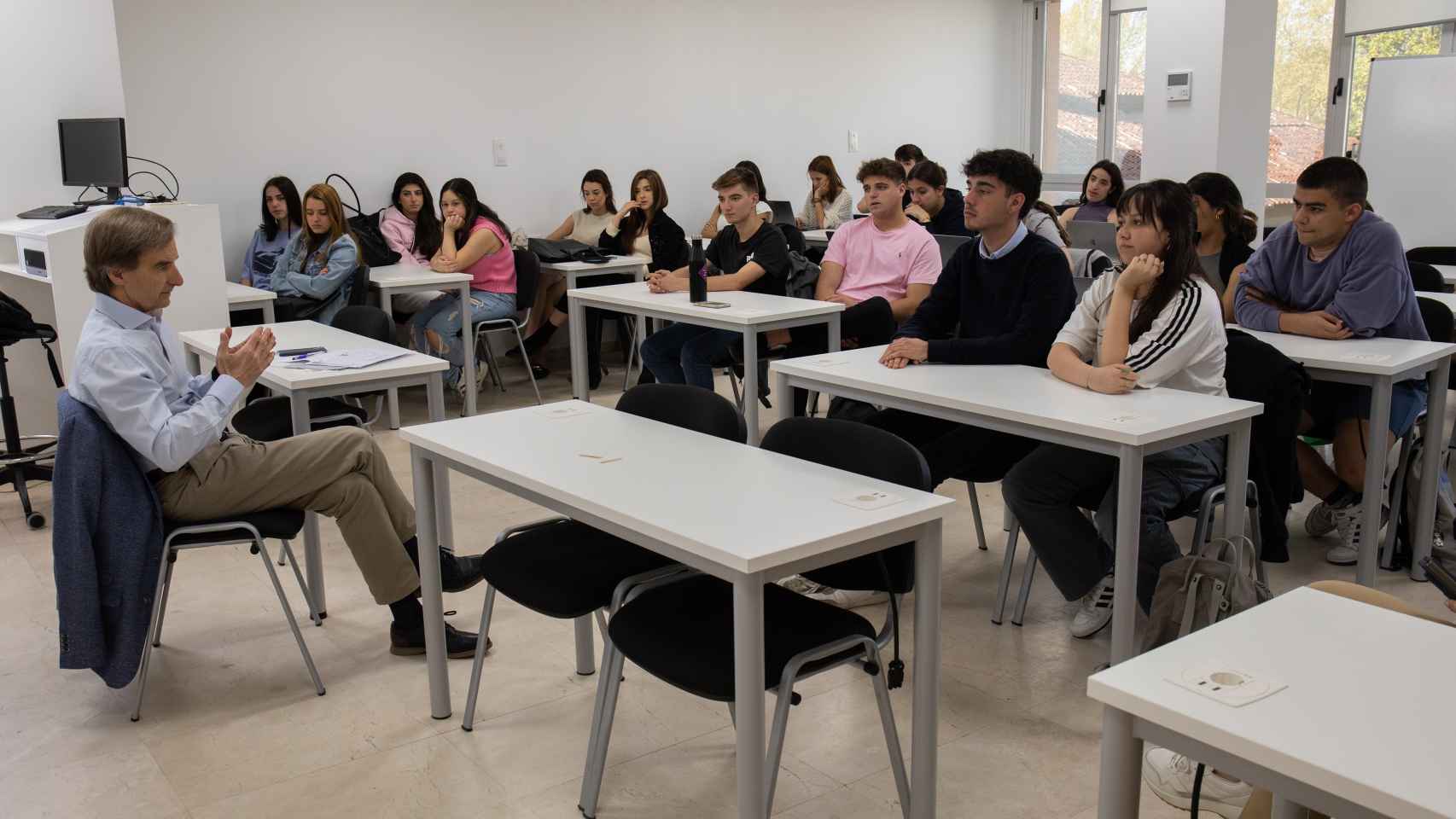 Miguel Ángel Mellado, durante la charla con alumnos de la UCJC.