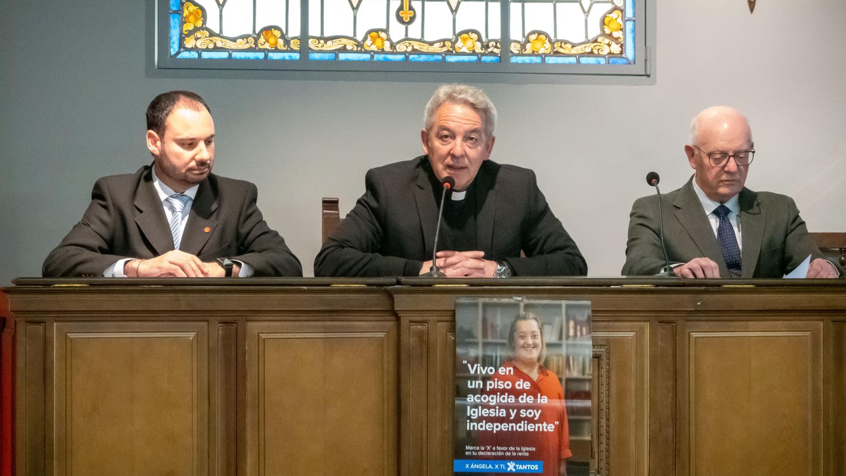 El vicario general del Arzobispado de Valladolid, Jesús Fernández Lubiano; el ecónomo, José María Conde, y el delegado de Cáritas Diocesana de Valladolid, José Colinas, presentan el balance económico de 2022 tanto de la Iglesia de Valladolid como de Cáritas Diocesana