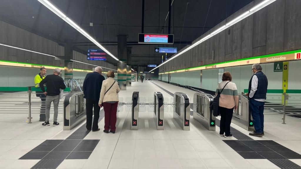 Interior de la estación Guadalmedina, del Metro de Málaga.