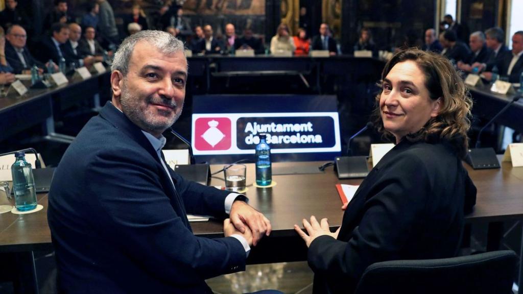 La alcaldesa Ada Colau y el primer teniente de alcalde, Jaume Collboni, del PSC.