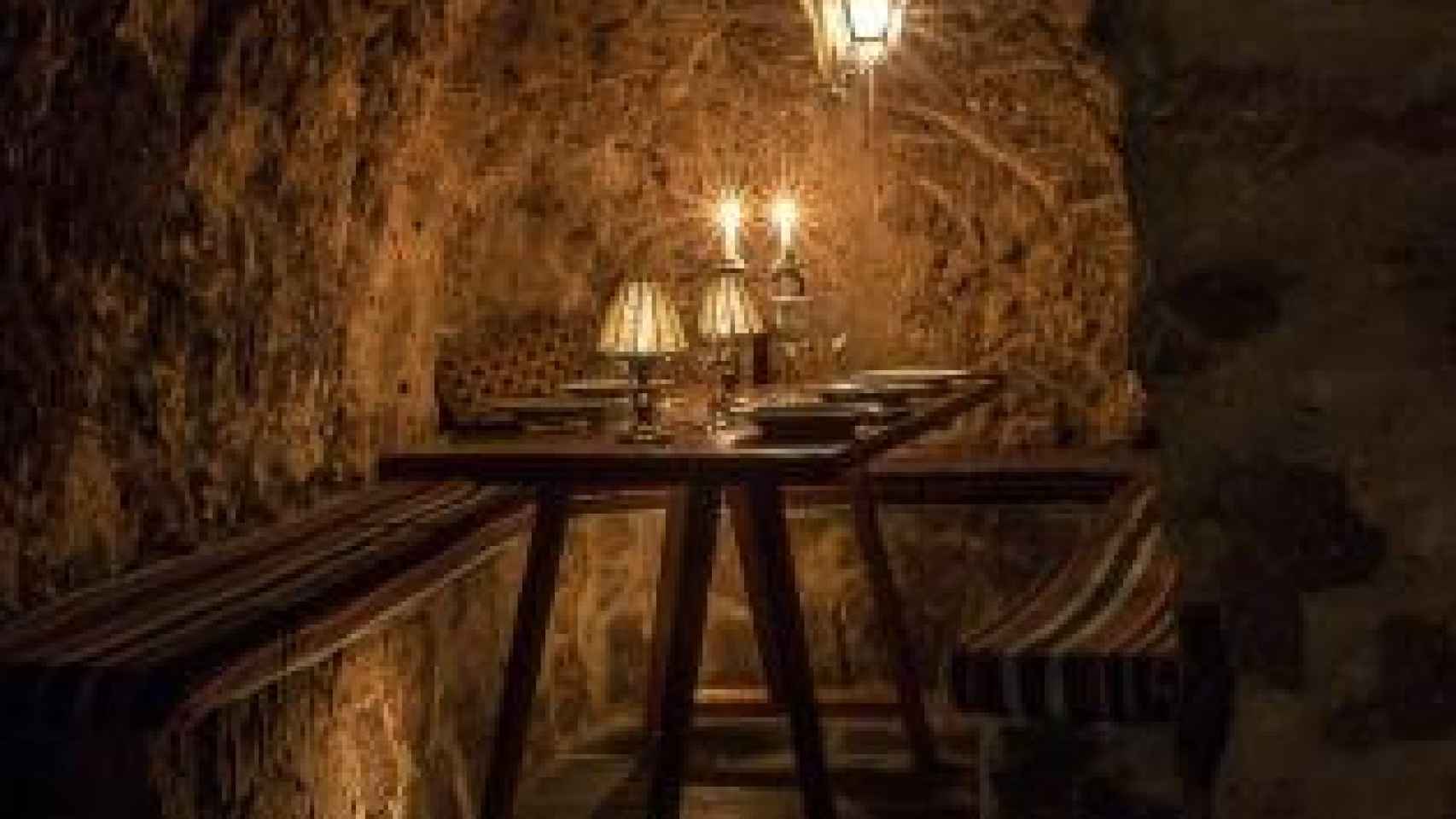 Mesa en el restaurante La Cueva del Lobo.