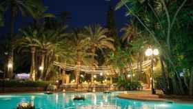Imagen de archivo de la piscina del hotel Huerto del Cura.