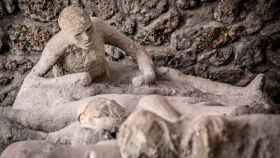 Imagen de una de las víctimas del Vesubio en Pompeya, según la técnica de los calcos de yeso. Foto: Parque Arqueológico de Pompeya
