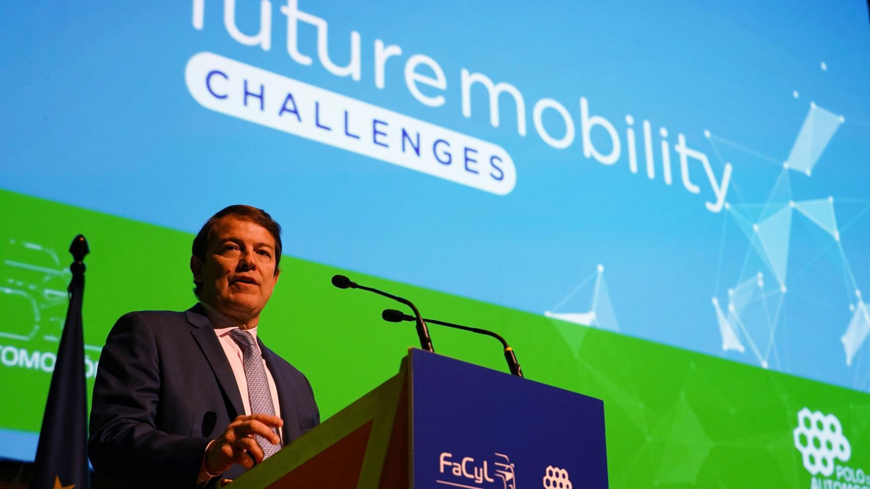 El presidente de la Junta, Alfonso Fernández Mañueco, durante su intervención en el Future Mobility Congress, este jueves.