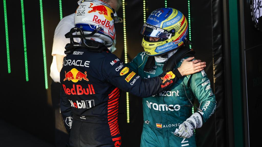Max Verstappen y Fernando Alonso, en el Gran Premio de Australia de la Fórmula 1 2023