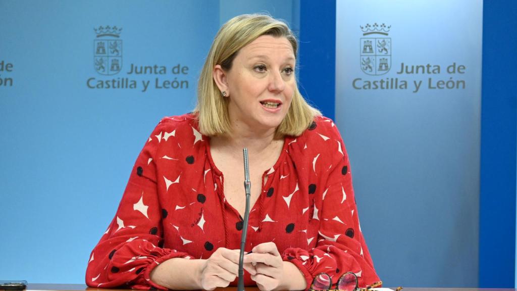 La consejera de Familia e Igualdad de Oportunidades, Isabel Blanco, durante una rueda de prensa.