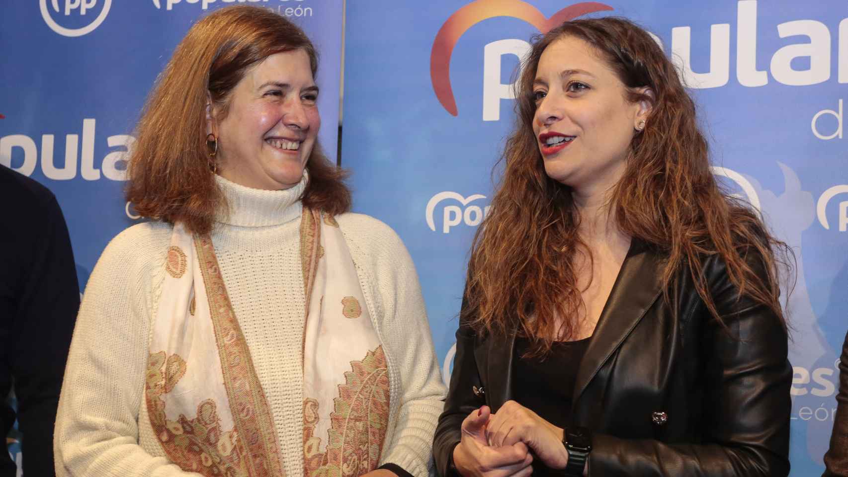 La candidata del PP a la Alcaldía de León, Margarita Torres, y la presidenta provincial del partido, Ester Muñoz.