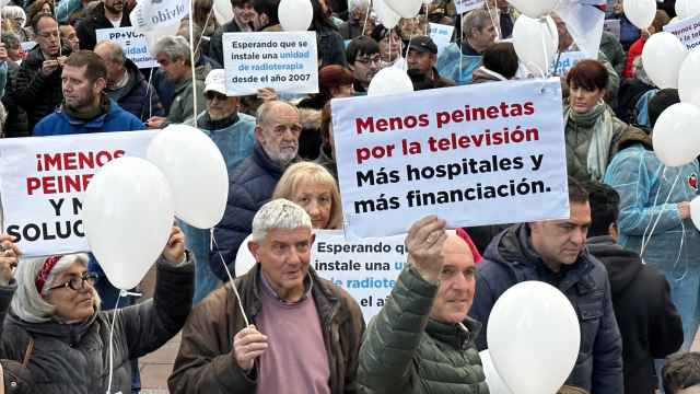 Concentración convocada por Soria ¡Ya! en protesta de las políticas sanitarias de la provincia