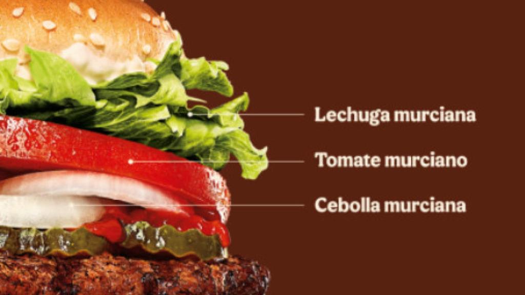 Imagen de los mupis de la campaña de Burger King para resaltar que utilizan productos de la huerta murciana.