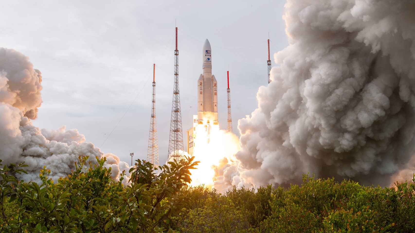 Despegue del Ariane 5, que lleva la sonda Juice