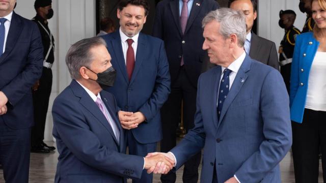 El presidente de la Xunta, Alfonso Rueda, y el presidente de la República de Panamá, Laurentino Cortizo