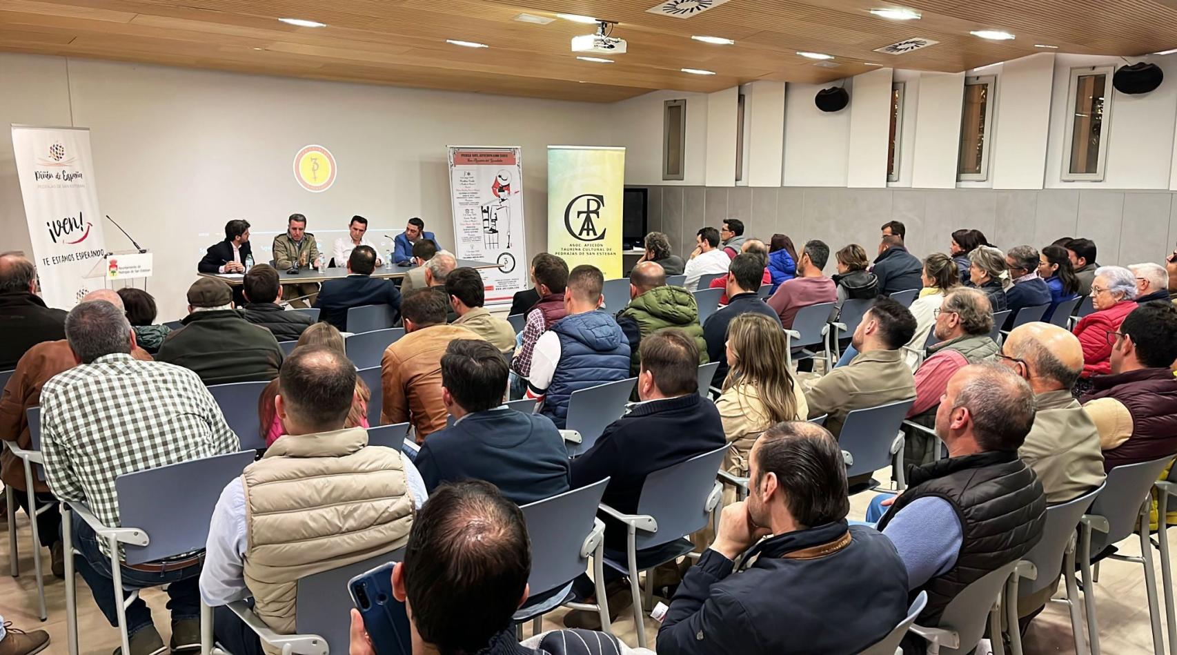 Primera jornada de la asociación taurina de Pedrajas