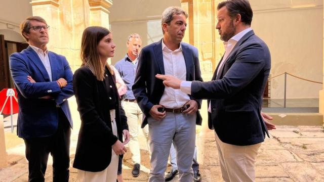 Lucía Peral, junto con Carlos Mazón y el alcaldable del PP de Elche, Pablo Ruz.
