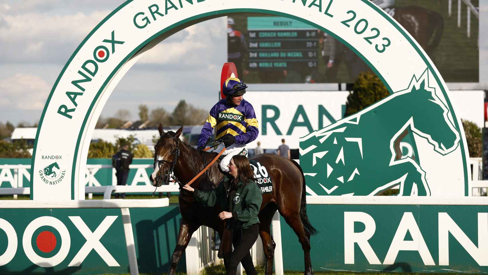 Derek Fox y su caballo Corach Rambler, ganadores del Grand National 2023