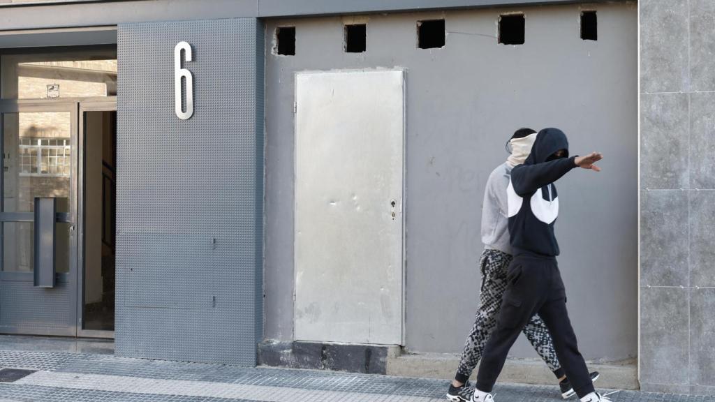 Disturbios y detenidos en un piso de Majadahonda (Madrid).