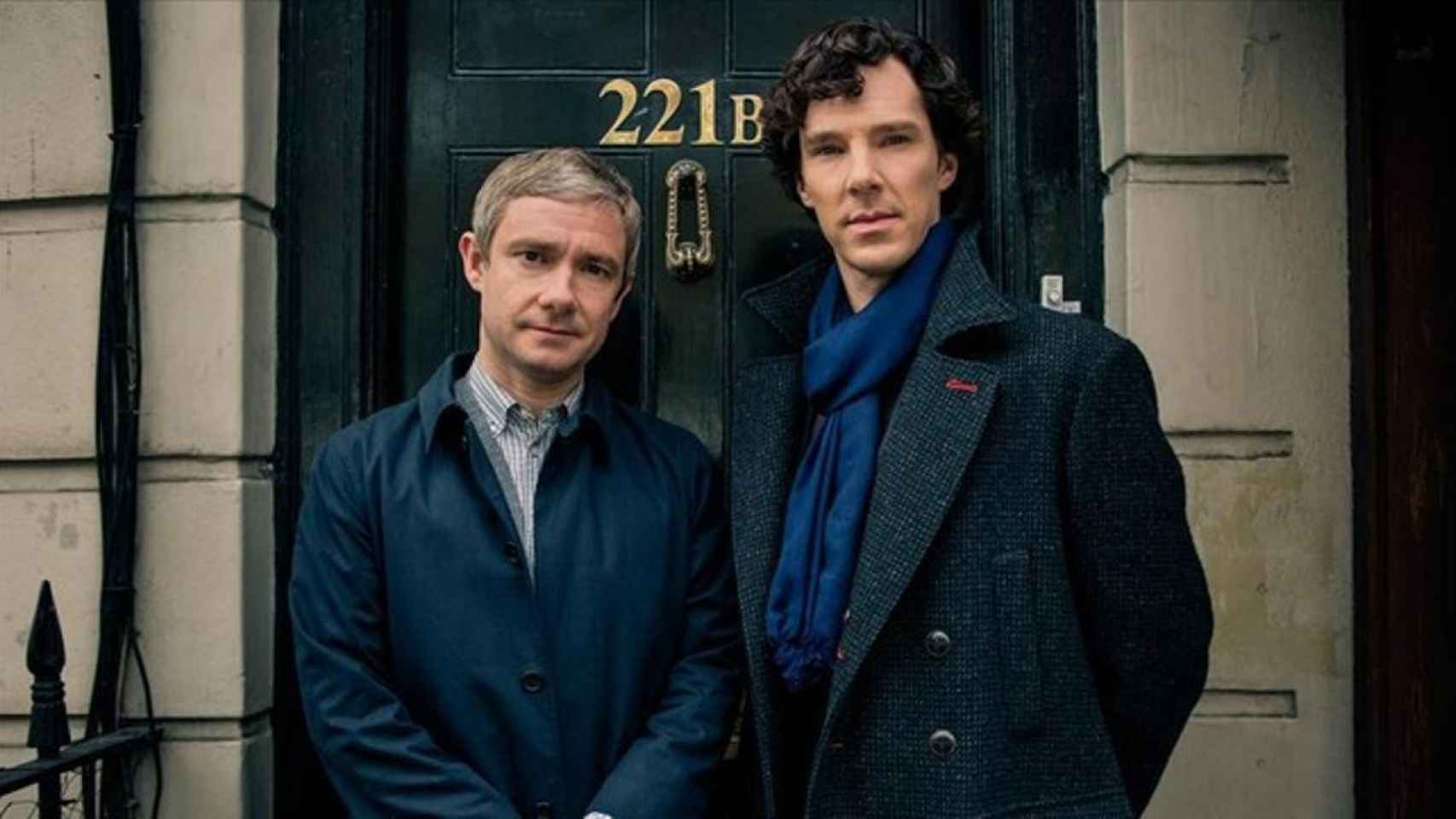 Benedict Cumberbatch junto a Martin freeman en 'Sherlock' como Sherlock Homes y el Doctor Watson.