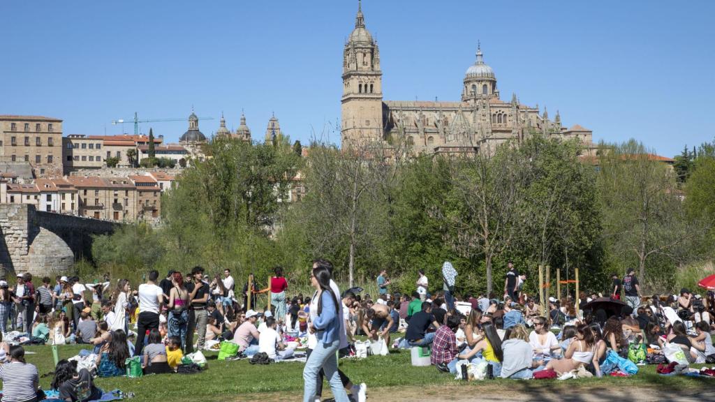 Los salmantinos celebran la festividad del Lunes de Aguas