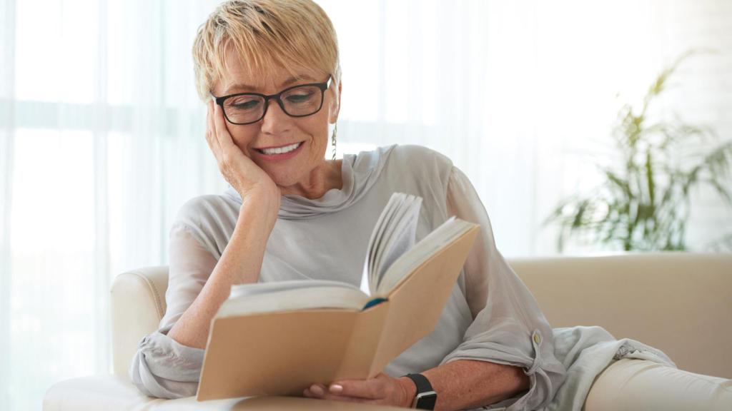 Mujer leyendo un libro