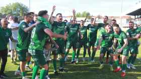 Celebración del ascenso a Primera RFEF del Arenteiro.