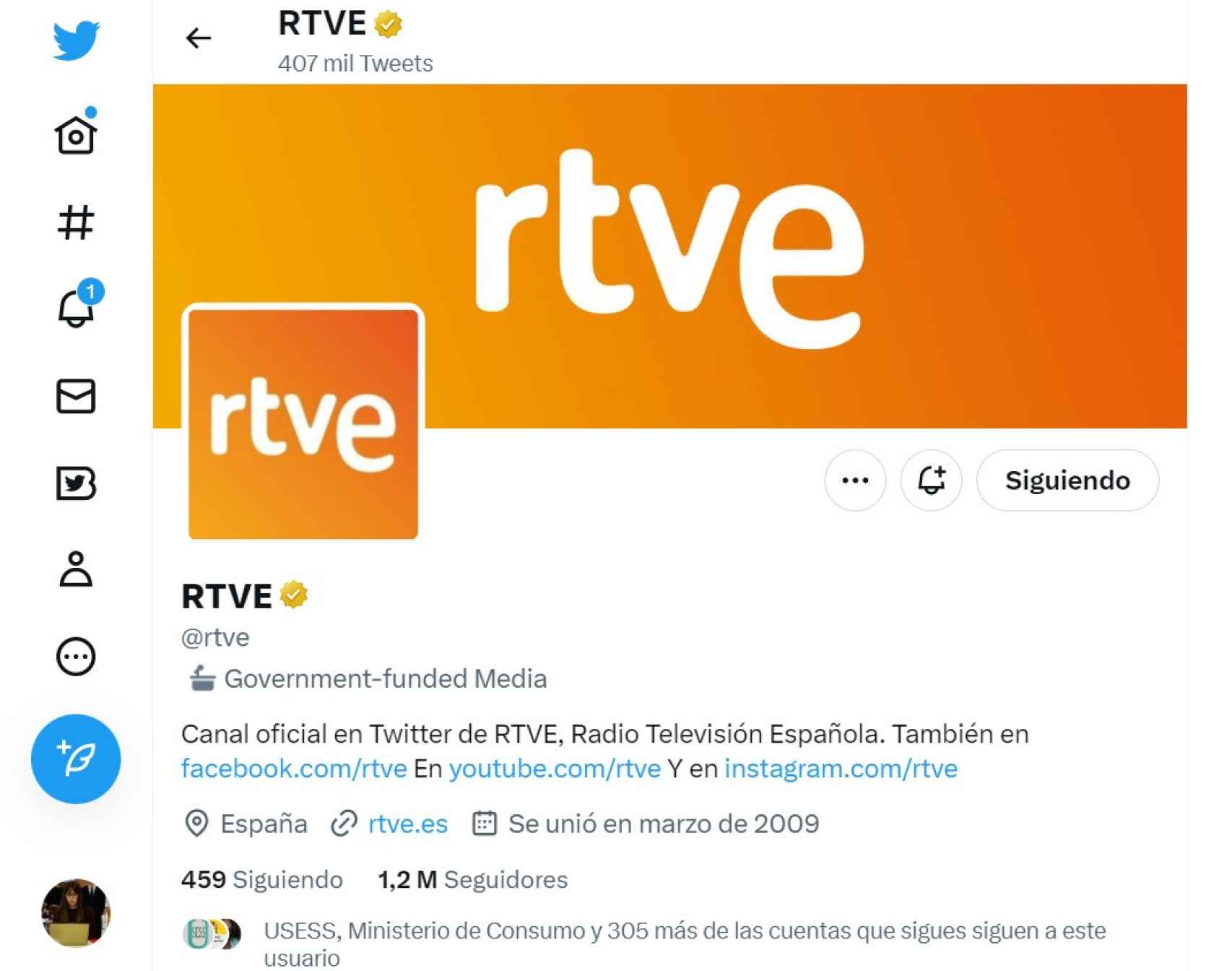 Perfil de RTVE en Twitter con la etiqueta 'Medio financiado por el Gobierno'.