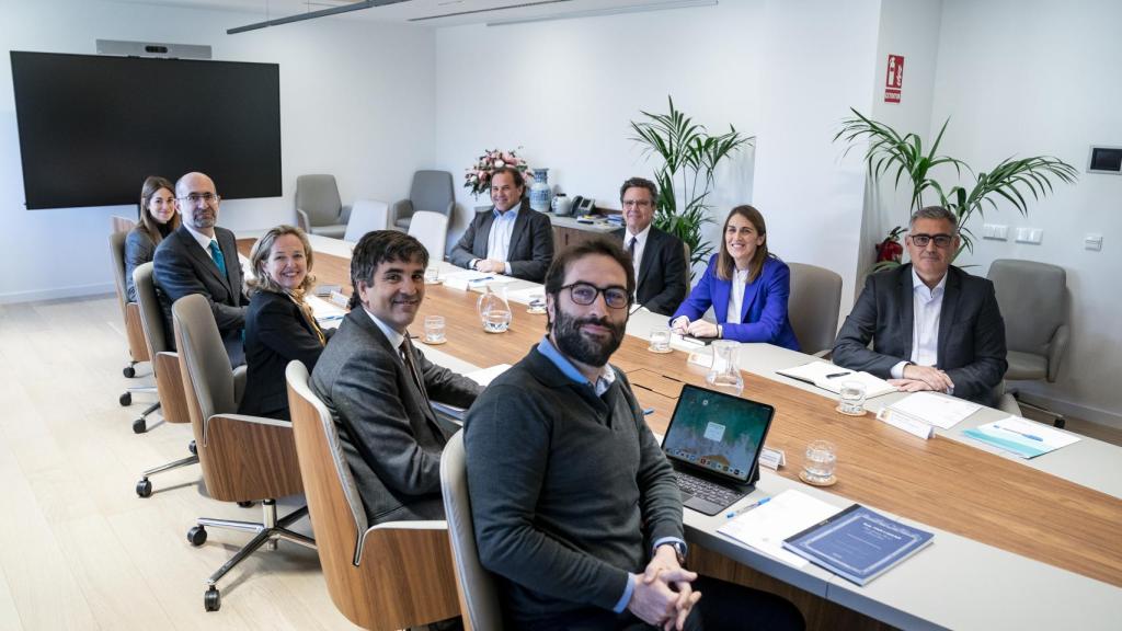 Reunión el pasado mes de enero de la ministra Nadia Calviño y miembros del Frob y la Sareb.