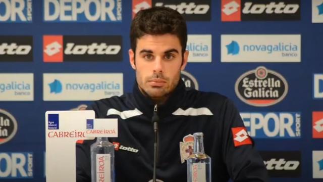 Juan Domínguez, durante una rueda de prensa cuando jugaba en el Deportivo.