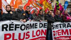 Laurent Berger, el segundo por la izquierda, en una manifestación contra la reforma de las pensiones de Macron.