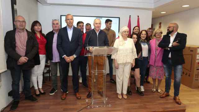El candidato, Eduardo López Sendino, presenta la lista de UPL al Ayuntamiento de León, este miércoles.