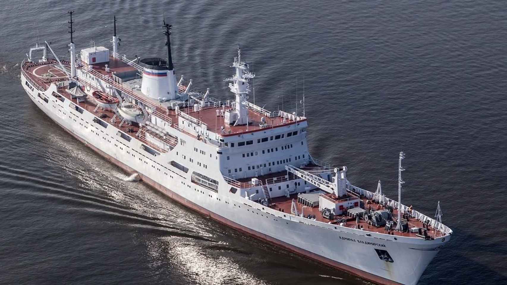 El buque Admiral Vladimirskiy.