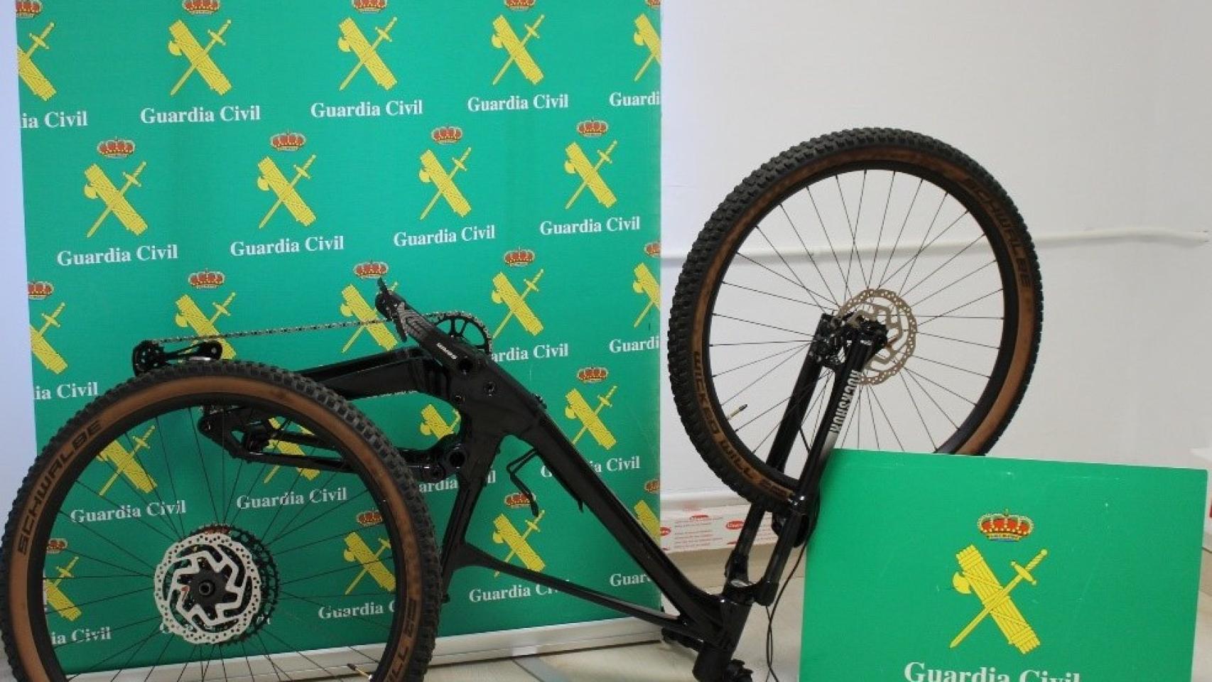 Imagen de la bicicleta de alta gama encontrada en Córdoba y robada en Almazán.