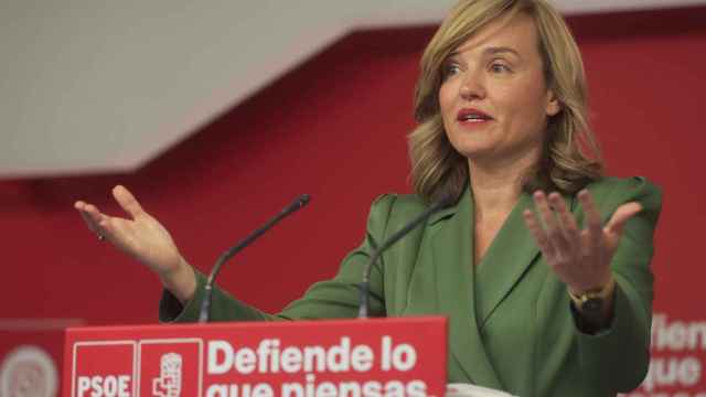 La portavoz del PSOE y ministra de Educación, Pilar Alegría, este lunes en la sede socialista de Ferraz.