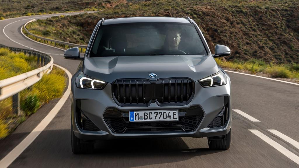 El BMW X1 tiene ahora una parilla con riñones más grandes.