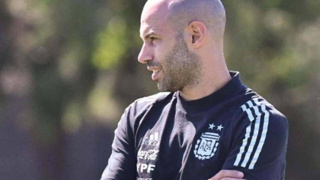 Mascherano, dirigiendo la Sub 20 de Argentina