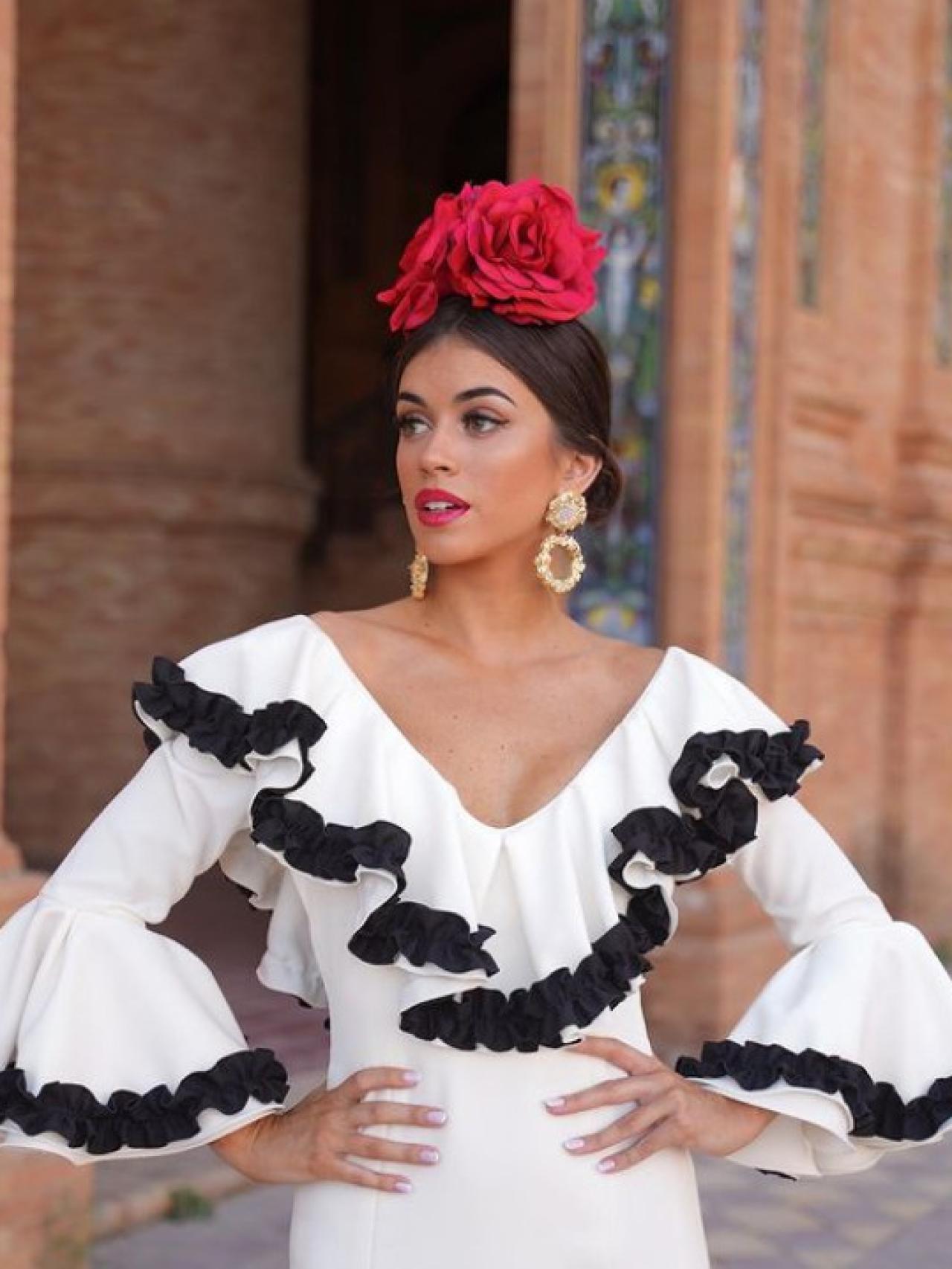 Imágenes del día: el impresionante vestido de flamenca que luce